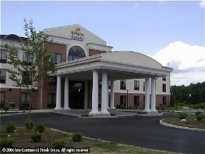 Holiday Inn Express & Suites Kent State University