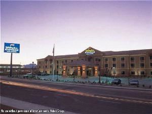 Holiday Inn Express & Suites Hesperia