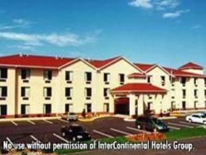 Holiday Inn Express & Suites Hiawassee