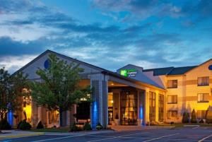 Candlewood Suites Grand Rapids Airport