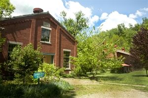 Pump House Wedding & bed and Breakfast