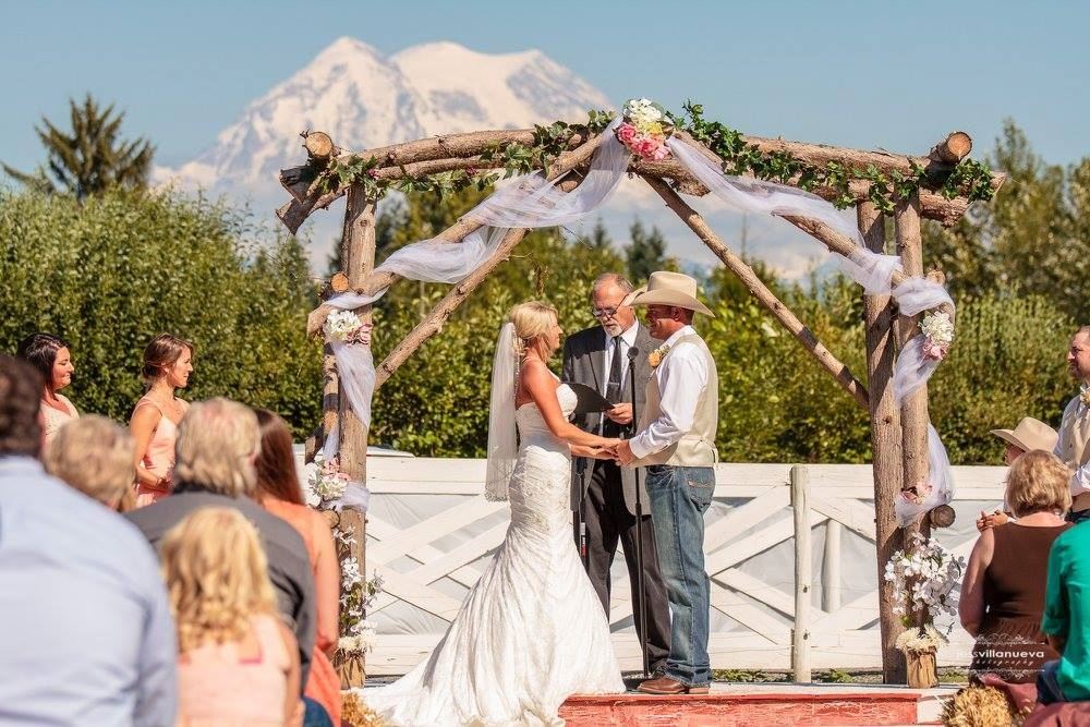 Heartland Ranch Weddings Graham Wa Wedding Venue