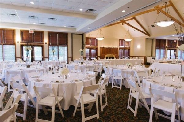 Dunham Hills Golf Club Hartland  MI  Wedding  Venue 