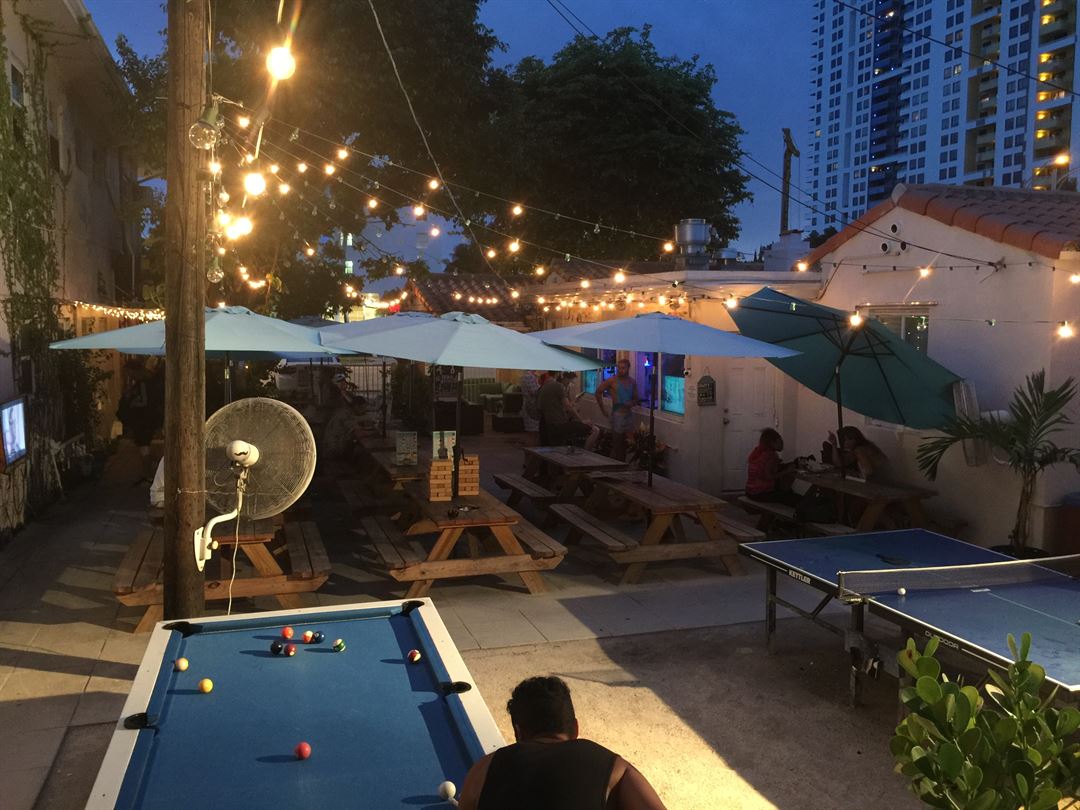 Bikini Hostel Cafe Beer Garden Miami Beach Fl Party Venue