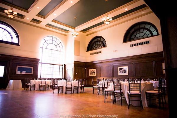  Royal  Oak  Room at Ironhorse Court Lewiston ME Wedding  