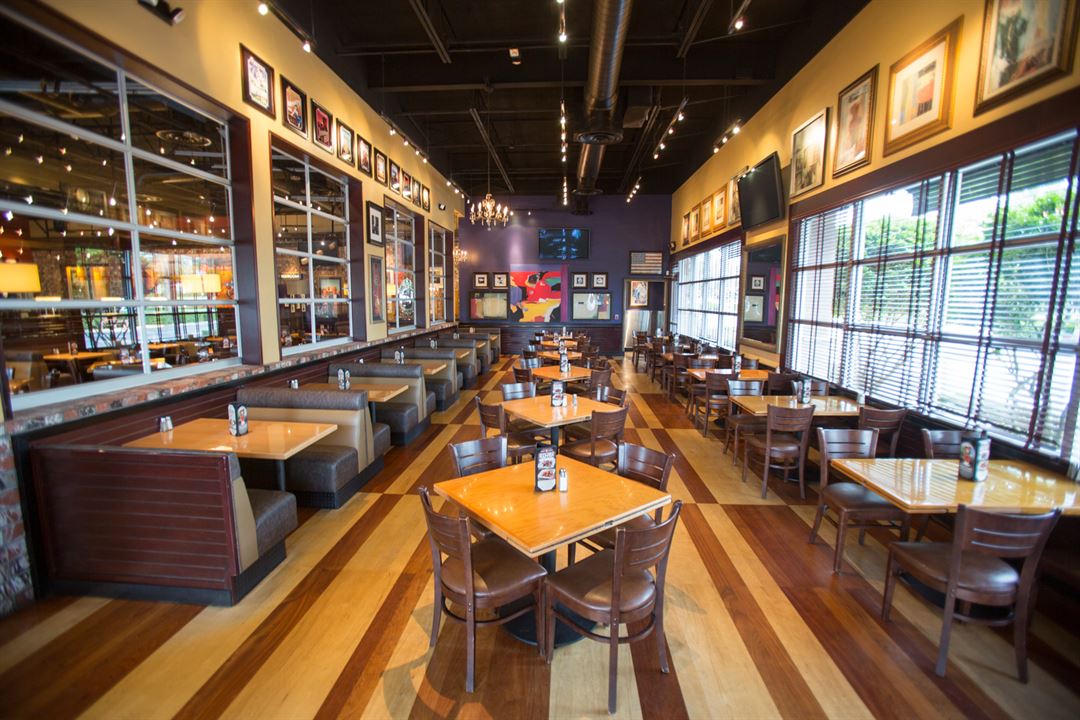 BJ's Restaurants & Brewhouse Kissimmee Kissimmee, FL Party Venue