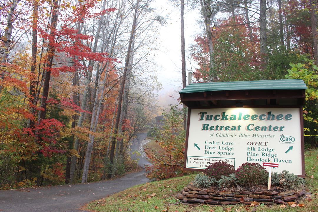 Tuckaleechee Retreat Center and Cabins Townsend, TN Party Venue