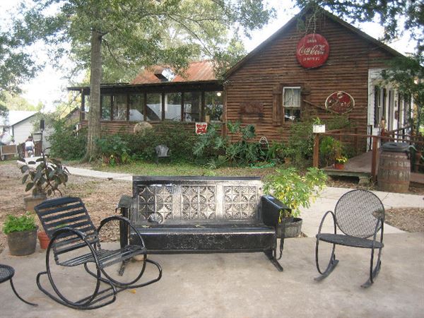 Bayou Cabins - Breaux Bridge, LA - Wedding Venue