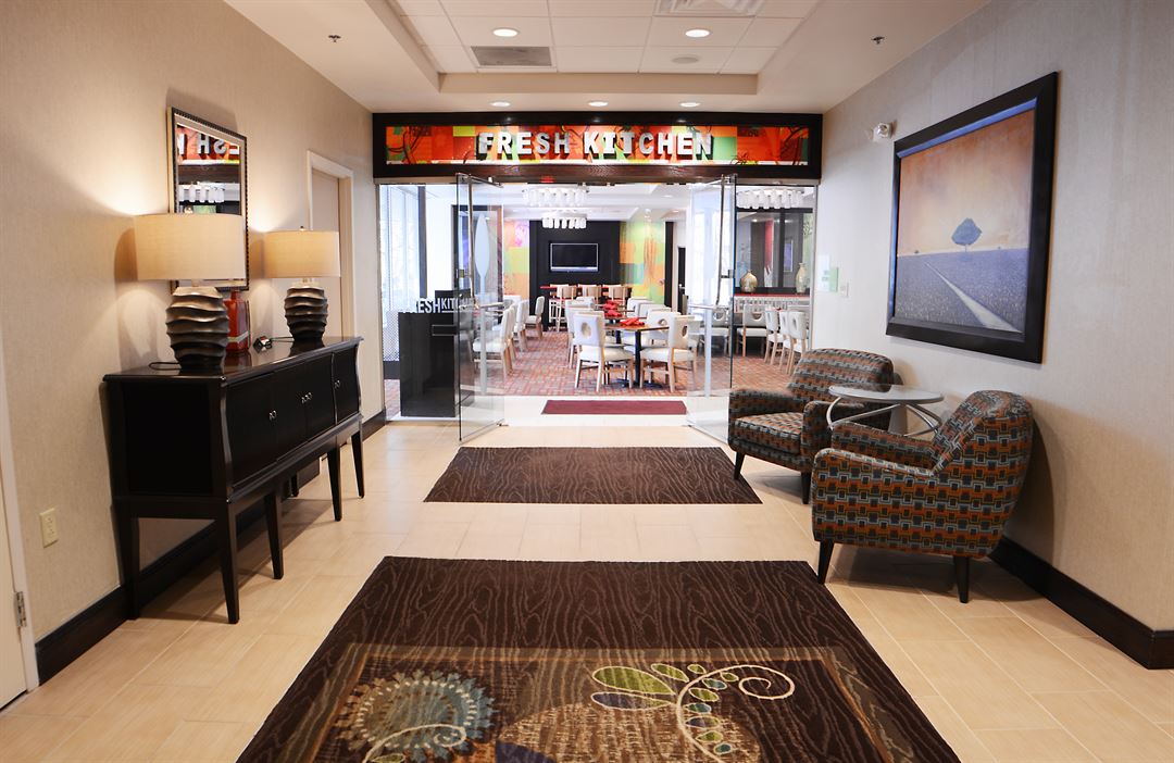 holiday inn national airport/crystal city phone number