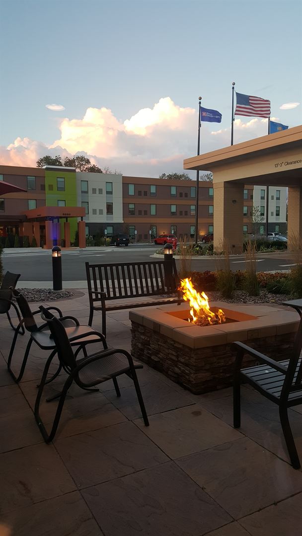 Hilton Garden Inn Milwaukee Airport - Milwaukee, WI - Wedding Venue