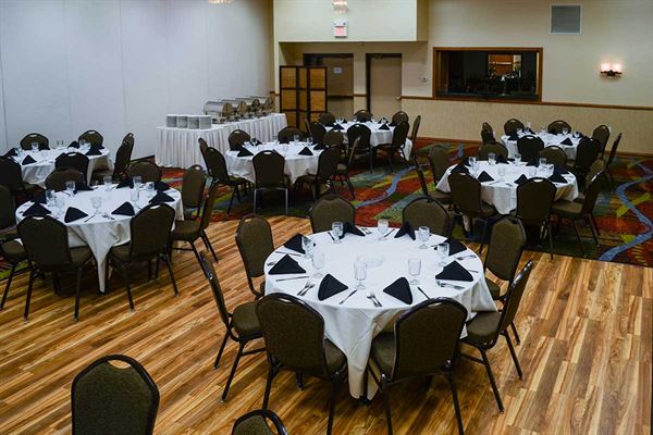 Riverport Inn & Suites - Winona, MN - Wedding Venue