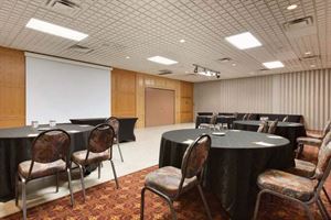 Days Hotel & Suites - Lloydminster