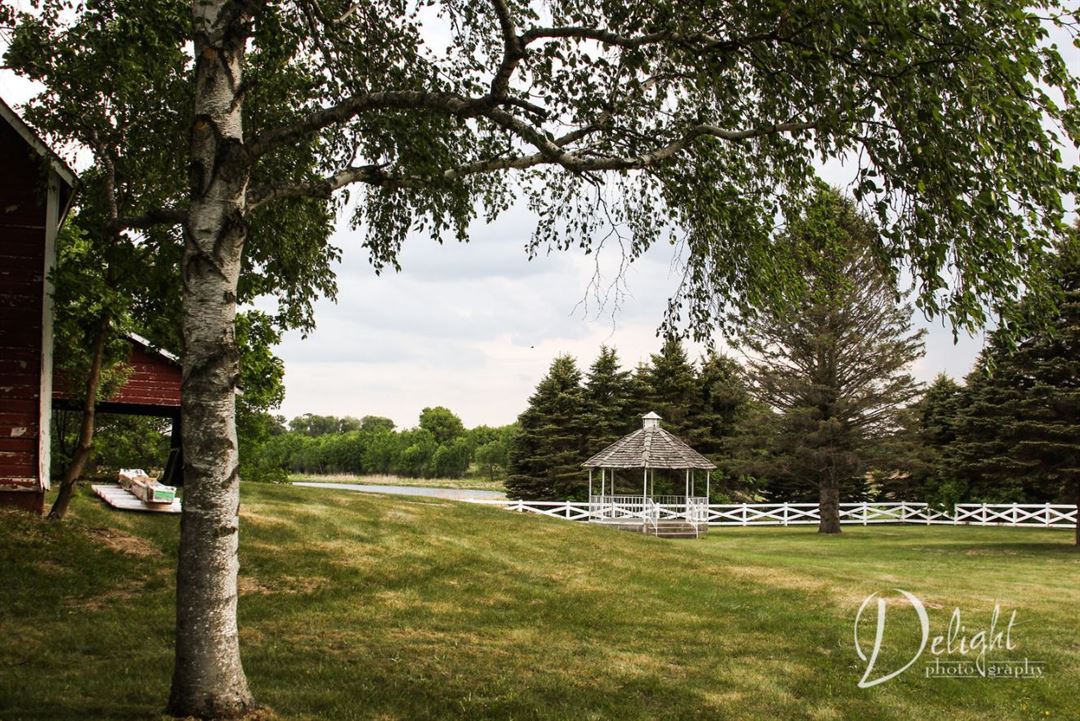 Erickson Farmstead - Isanti, MN - Wedding Venue