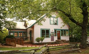 Evergreen Cottage Inn