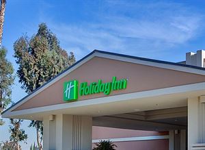 Holiday Inn Hotel & Suites Anaheim (1 Blk/Disneyland®)