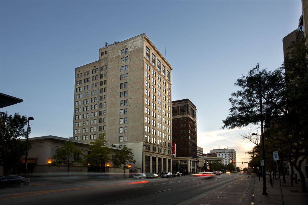 Ambassador Hotel Wichita Autograph Collection Wichita KS Wedding   2358996 Lg 