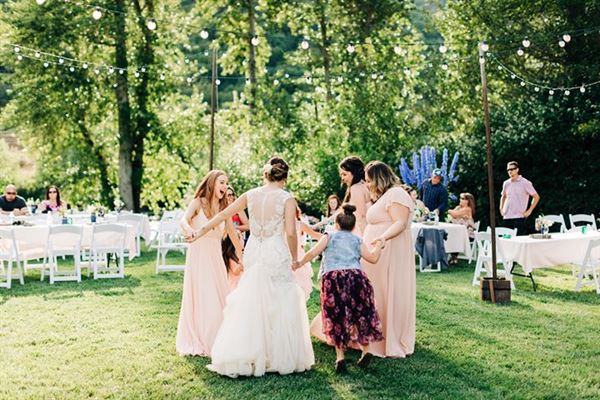 The Tea Pot On Wheels - Gold Hill, OR - Wedding Venue