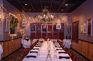 Syl's Restaurant & Lounge