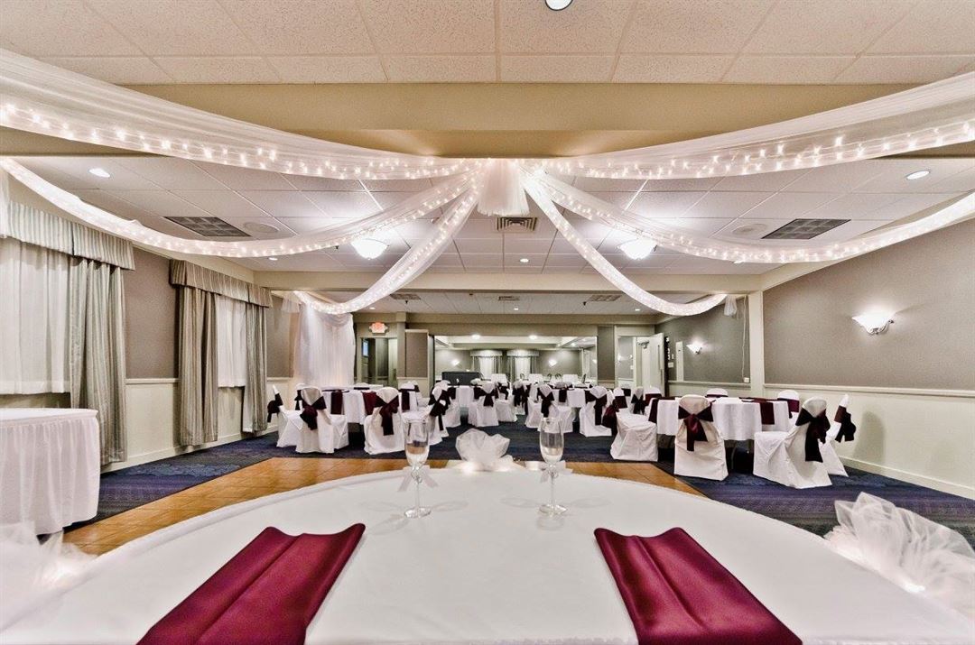 Seasons Event And Conference Center Portland Me Wedding