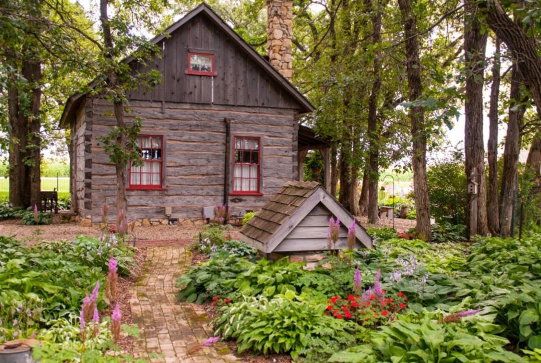 Little Log House Pioneer Village - Hastings, MN - Wedding Venue