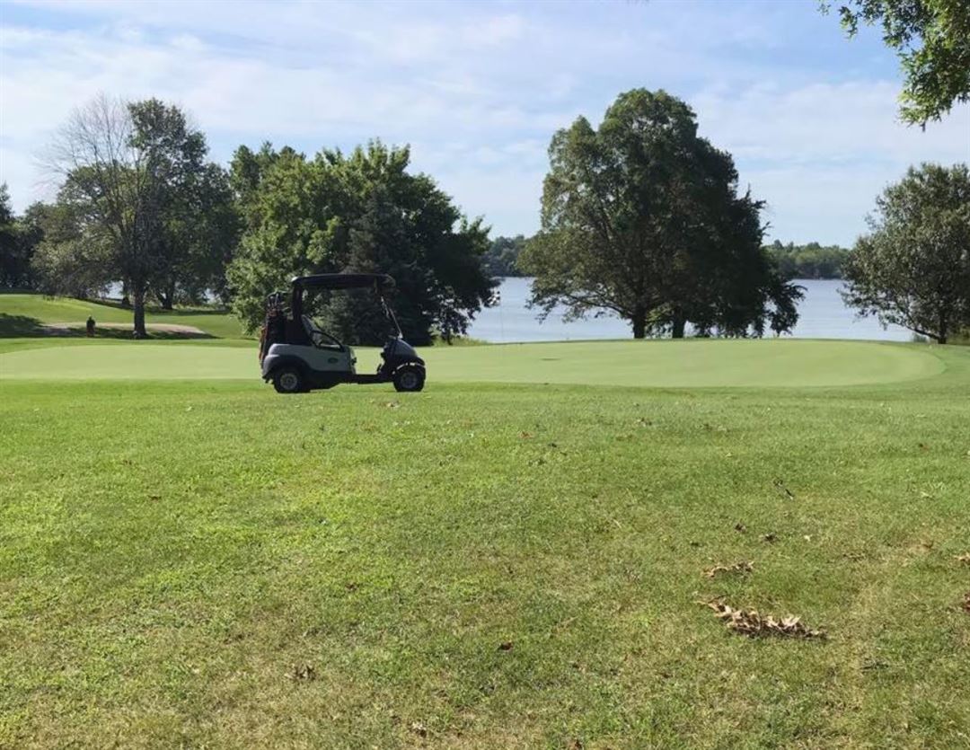 Lake Shore Golf Course Taylorville, IL Wedding Venue