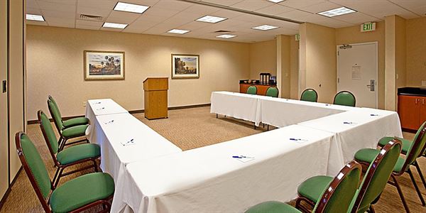 Holiday Inn Express & Suites Santa Clarita