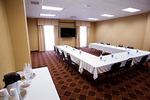 Holiday Inn Express & Suites Harrisburg West