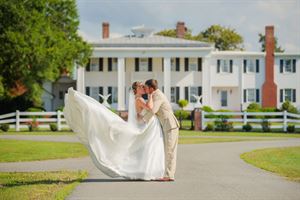 Hollyfield Manor Weddings and Events