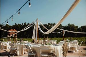 Acorn Ridge Reception Barn