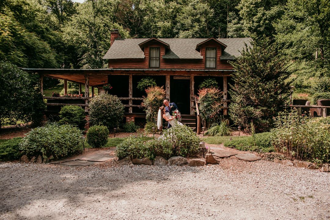 Butterfly Hollow Bed & Breakfast - Gordonsville, TN - Wedding Venue