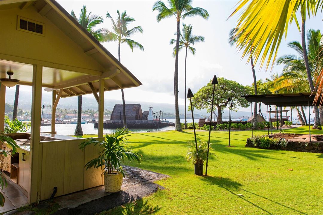 Courtyard King Kamehameha's Kona Beach Hotel - Kailua Kona, HI ...