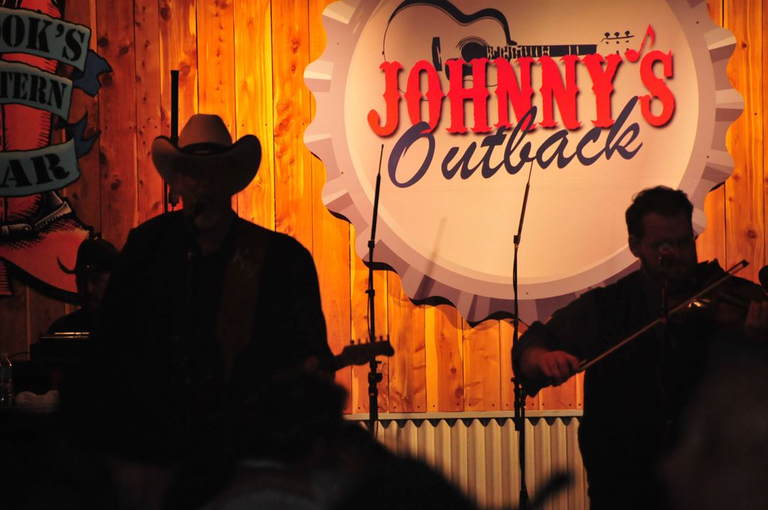 Johnny's Steaks & Bar-Be-Que - Salado, TX - Wedding Venue