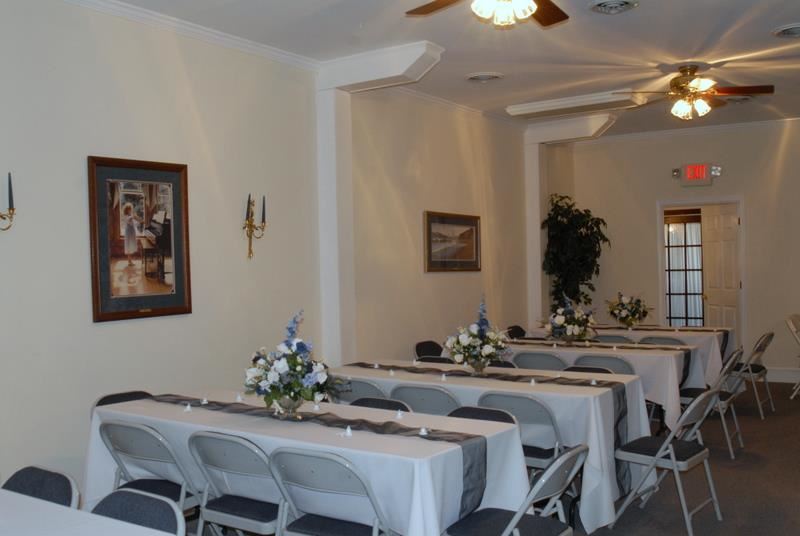 garden room banquet facility        
        <figure class=