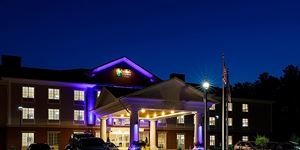 Holiday Inn Express and Suites in Sturbridge