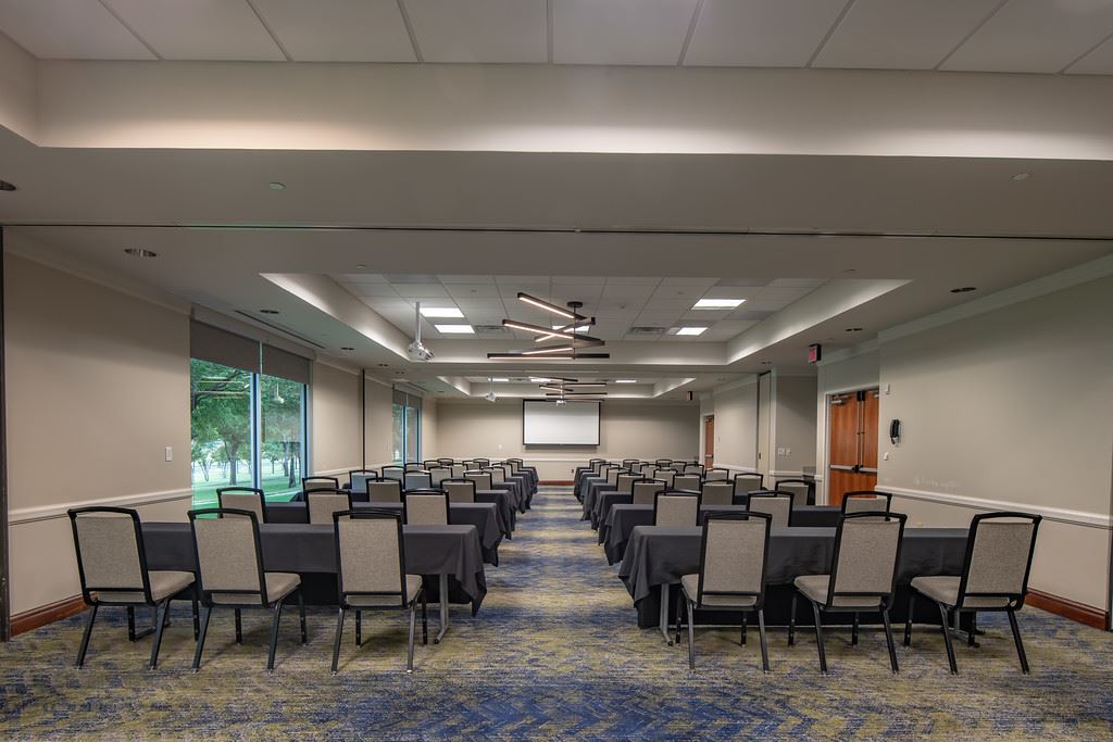 DoubleTree by Hilton DallasFarmers Branch Dallas, TX Wedding Venue