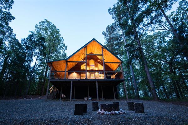 Beavers Bend Lodging - Broken Bow, OK - Party Venue