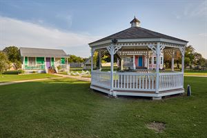 Yellow House Bed And Breakfast & Event Center - Salado, TX - Wedding Venue