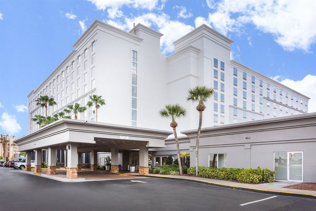 Holiday Inn Suites Across from Universal Orlando Orlando FL