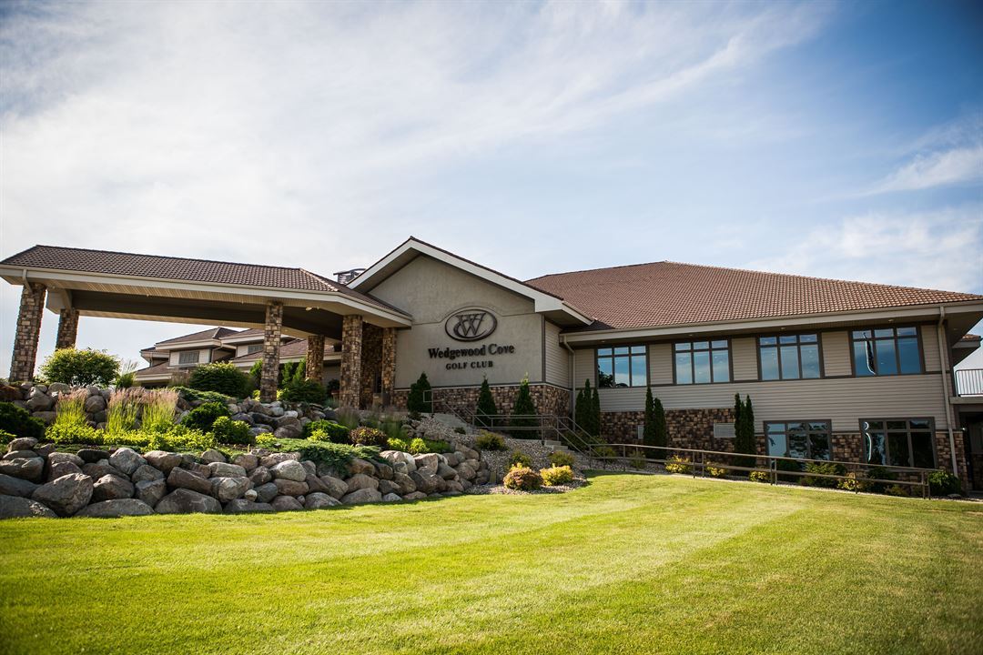 Wedgewood Cove Golf Club Albert Lea, MN Wedding Venue