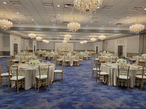 Posh Banquets & Events Center at Clarion Hotel Joliet