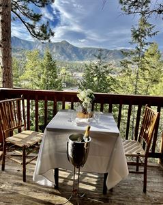 The View Restaurant at Historic Crags Lodge