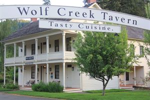 Wolf Creek Inn and Tavern