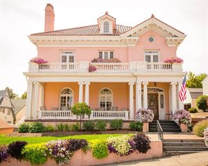 The Pendleton House Bed And Breakfast
