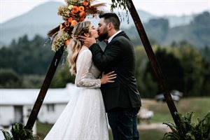 Dandelion Weddings + Co.