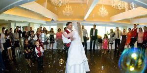 WAUKEGAN IL AAA DIAL A DJ Chicagoland PHOTO BOOTHS & expert Karaoke Service